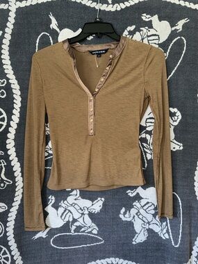 Veronica Beard Slim Long-Sleeve Henley Top in Brown